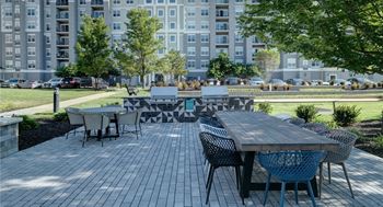 Outdoor Sitting Area at The MilTon Luxury Apartments, Illinois